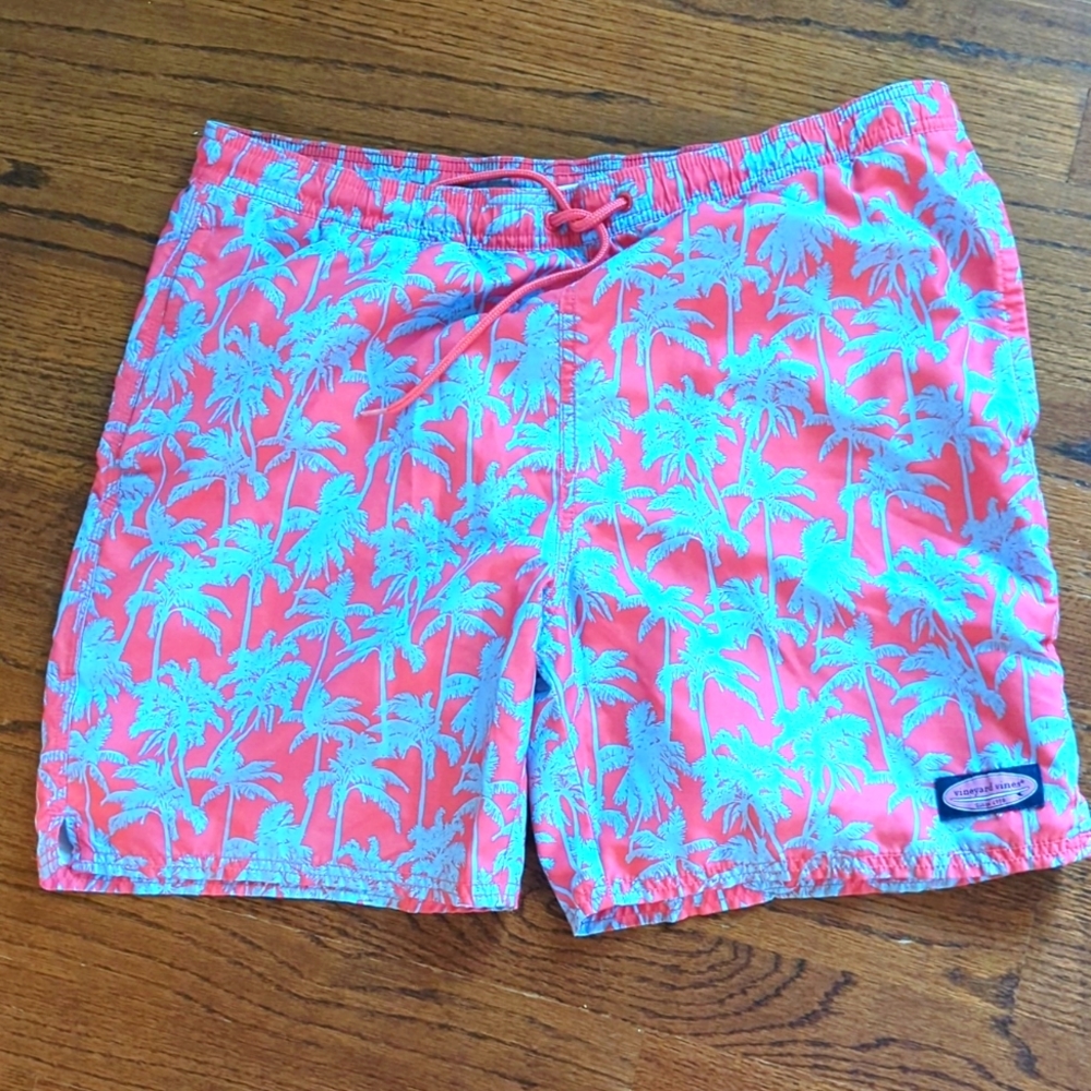 VINEYARD VINES Nantucket Red with Blue Palm Tree Screen Print Swim Trunks Medium